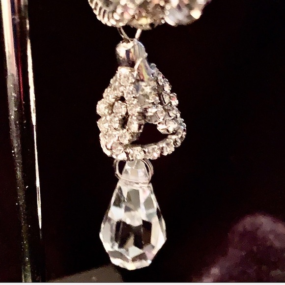 Single Crystal Chandelier Statement Piece Earring Beautiful Woman Collection - Picture 6 of 16